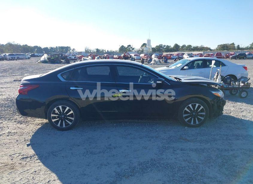 Photo 13 of 2018 Nissan Altima 2.5 SV (VIN 1N4AL3AP8JC225474)