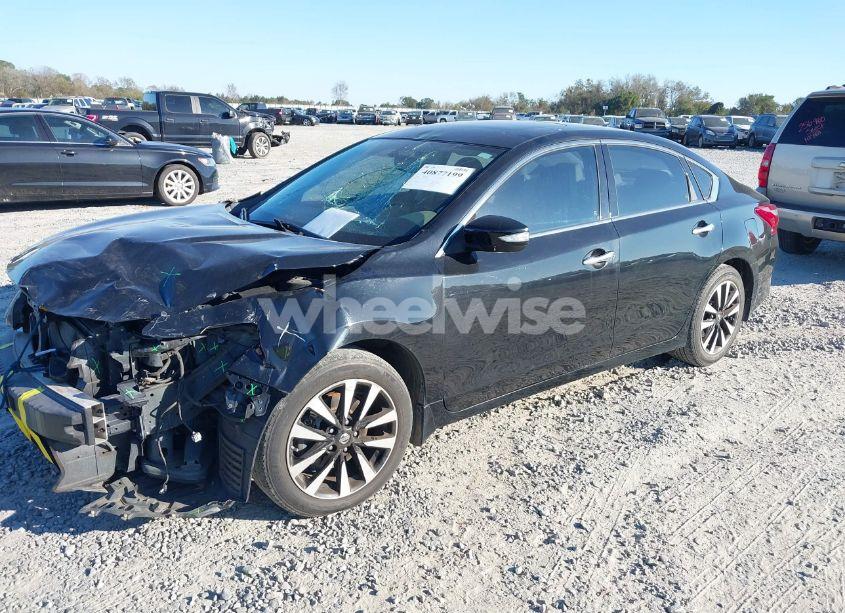 Photo 2 of 2018 Nissan Altima 2.5 SV (VIN 1N4AL3AP8JC225474)