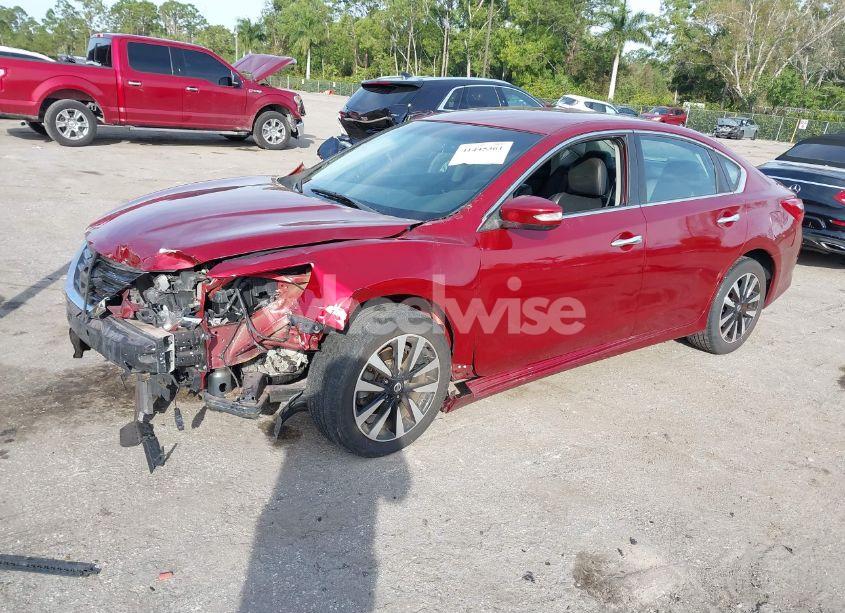 Photo 2 of 2018 Nissan Altima 2.5 SL (VIN 1N4AL3AP8JC229119)