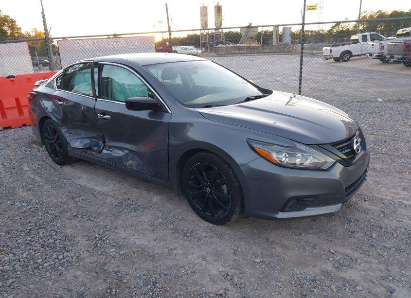 2018 Nissan Altima 2.5 SR (VIN 1N4AL3AP8JC248558) main photo