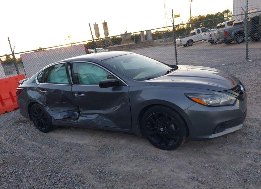 Photo 13 of 2018 Nissan Altima 2.5 SR (VIN 1N4AL3AP8JC248558)