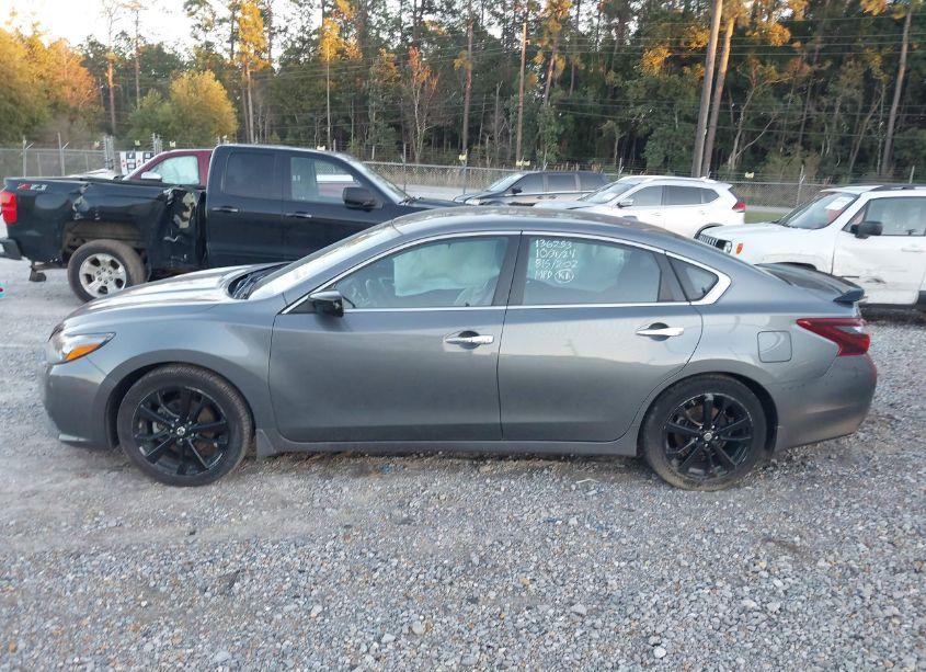 Photo 14 of 2018 Nissan Altima 2.5 SR (VIN 1N4AL3AP8JC248558)