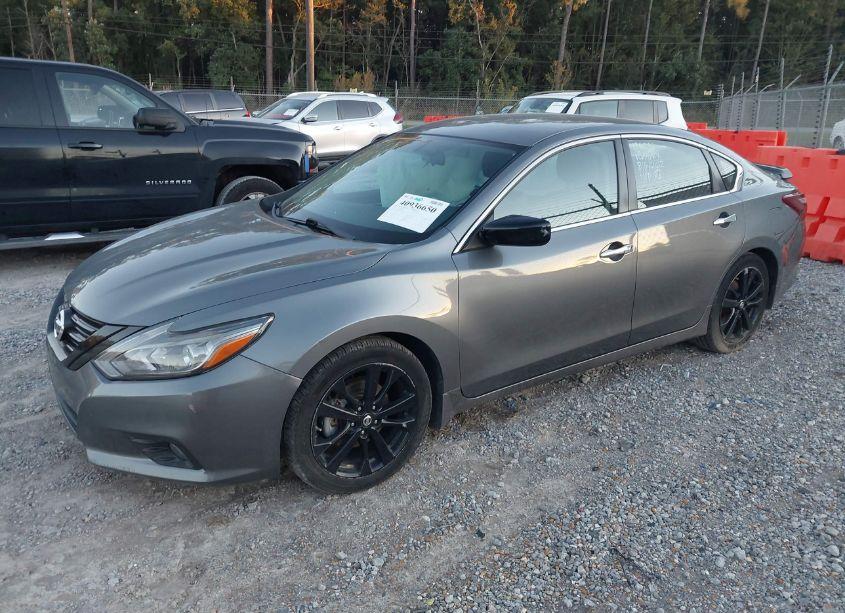 Photo 2 of 2018 Nissan Altima 2.5 SR (VIN 1N4AL3AP8JC248558)