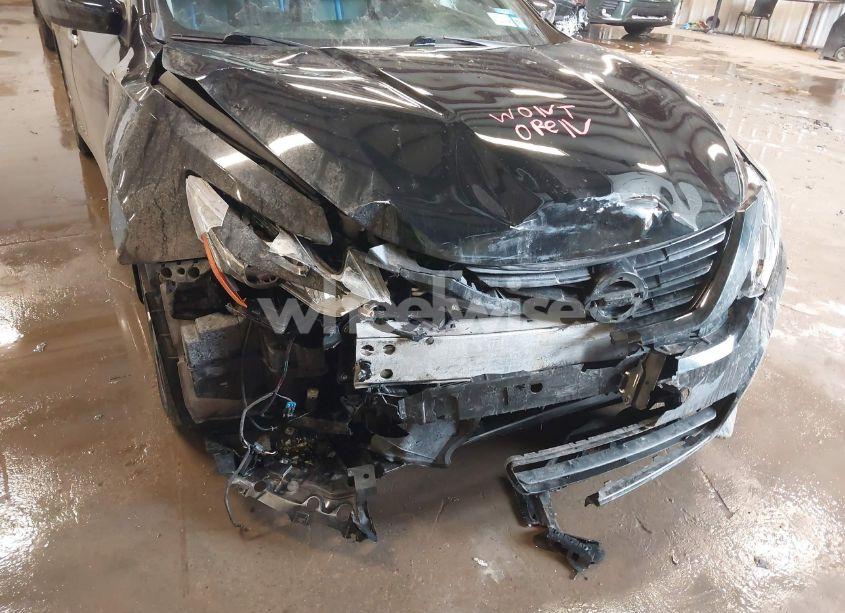 Photo 6 of 2018 Nissan Altima 2.5 SR (VIN 1N4AL3AP8JC261262)