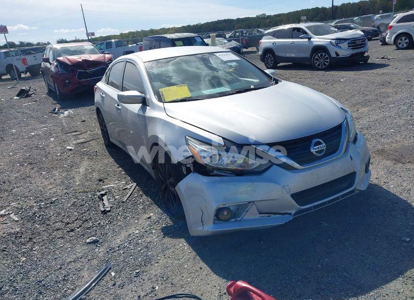 2018 Nissan Altima 2.5 SV (VIN 1N4AL3AP8JC262251) main photo