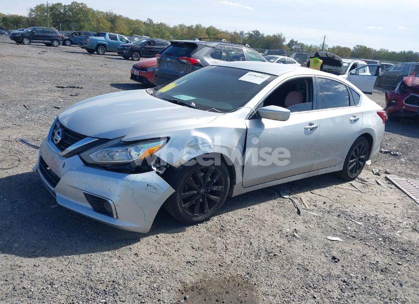 Photo 2 of 2018 Nissan Altima 2.5 SV (VIN 1N4AL3AP8JC262251)