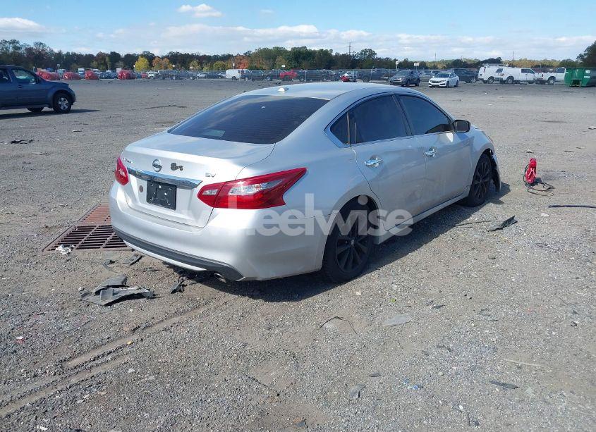 Photo 4 of 2018 Nissan Altima 2.5 SV (VIN 1N4AL3AP8JC262251)