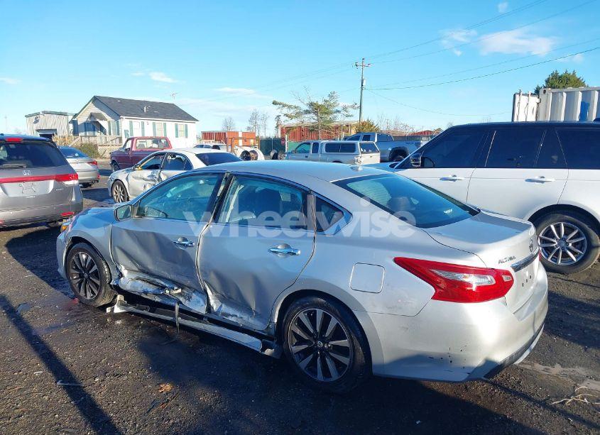 Photo 3 of 2018 Nissan Altima 2.5 SV (VIN 1N4AL3AP8JC264551)