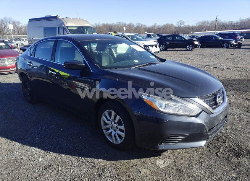 2018 Nissan Altima 2.5 S (VIN 1N4AL3AP8JC270611) main photo