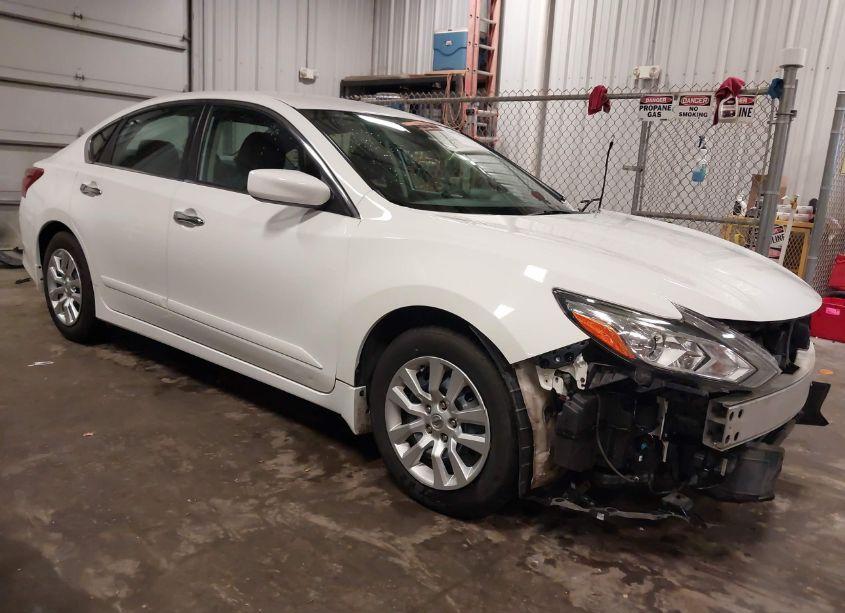 2018 Nissan Altima 2.5 S (VIN 1N4AL3AP8JC272925) main photo