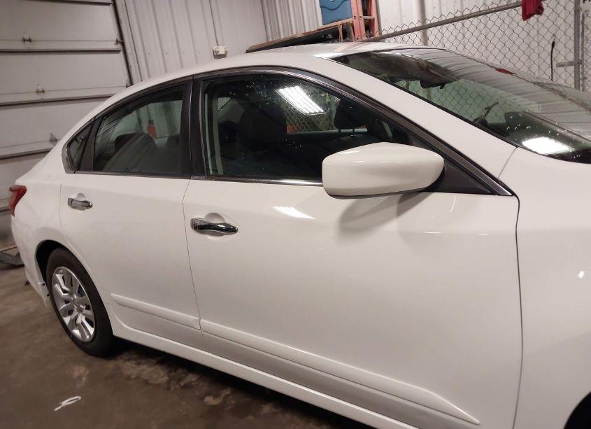 Photo 14 of 2018 Nissan Altima 2.5 S (VIN 1N4AL3AP8JC272925)