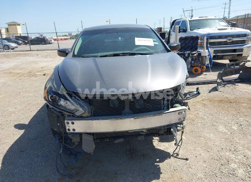 Photo 13 of 2018 Nissan Altima 2.5 SR (VIN 1N4AL3AP8JC278837)