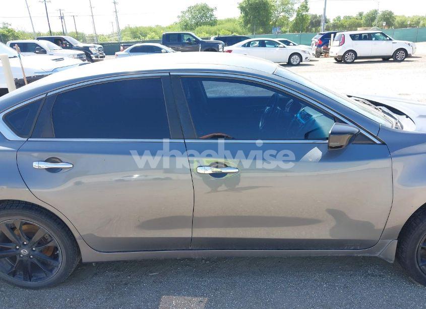 Photo 14 of 2018 Nissan Altima 2.5 SR (VIN 1N4AL3AP8JC278837)