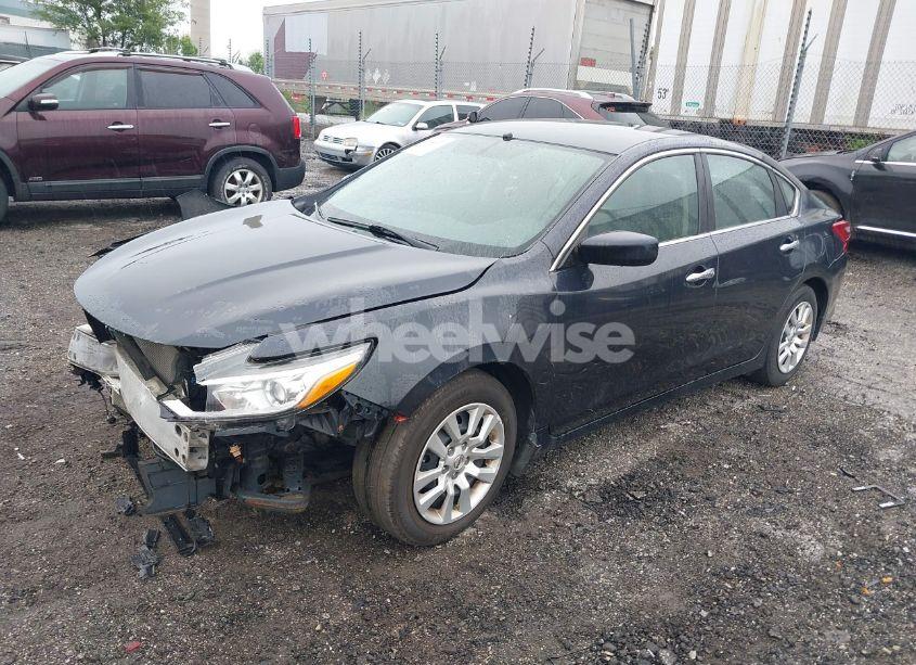 Photo 2 of 2018 Nissan Altima 2.5 S (VIN 1N4AL3AP8JC291636)