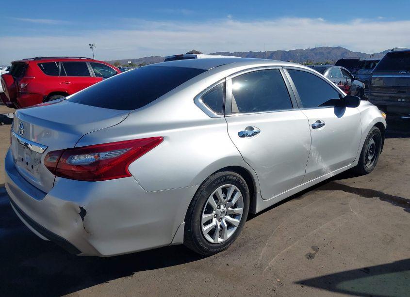 Photo 4 of 2018 Nissan Altima 2.5 S (VIN 1N4AL3AP8JC292916)