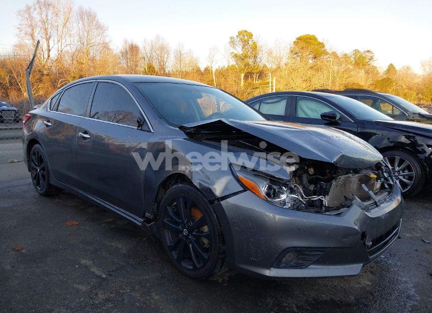 2018 Nissan Altima 2.5 SR (VIN 1N4AL3AP8JC299106) main photo