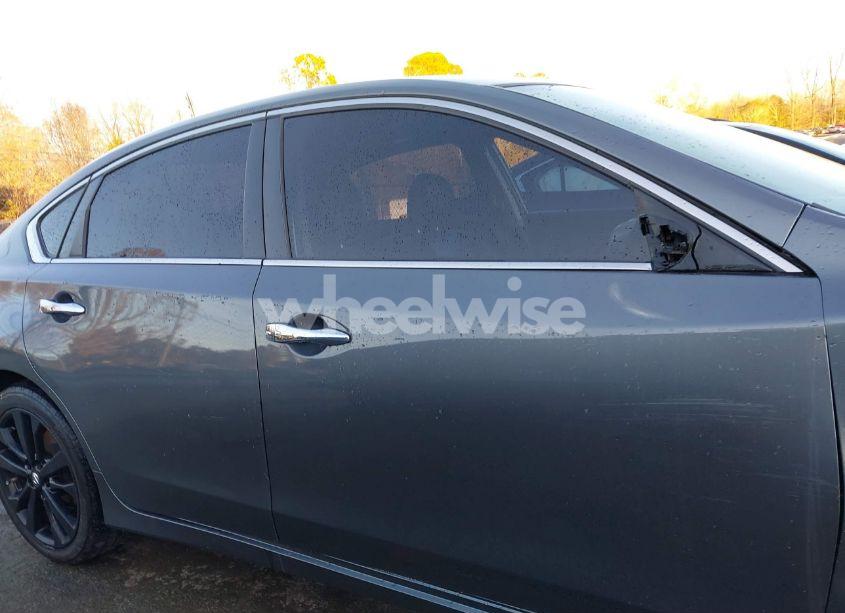 Photo 13 of 2018 Nissan Altima 2.5 SR (VIN 1N4AL3AP8JC299106)