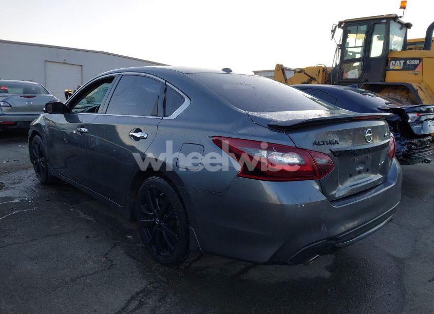 Photo 3 of 2018 Nissan Altima 2.5 SR (VIN 1N4AL3AP8JC299106)