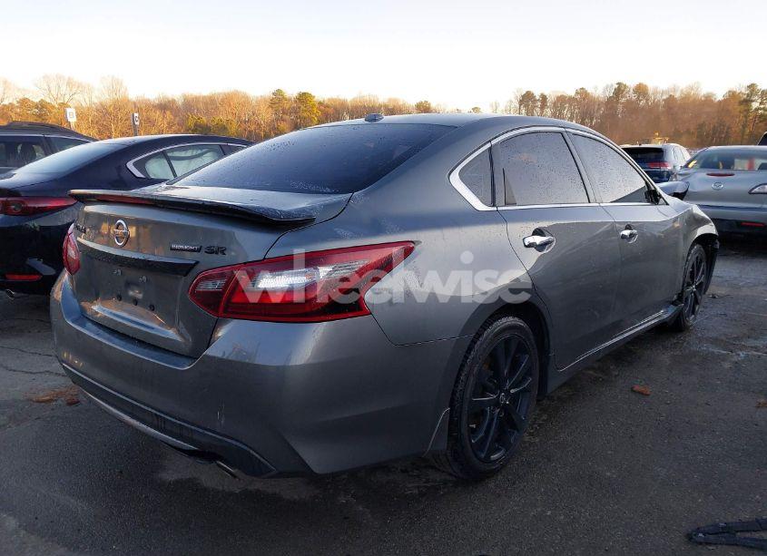 Photo 4 of 2018 Nissan Altima 2.5 SR (VIN 1N4AL3AP8JC299106)