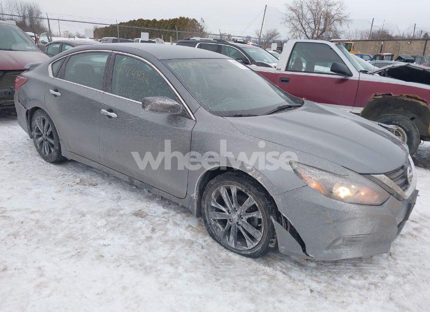 2018 Nissan Altima 2.5 SR (VIN 1N4AL3AP8JC470257) main photo