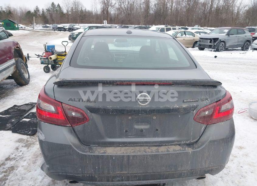 Photo 16 of 2018 Nissan Altima 2.5 SR (VIN 1N4AL3AP8JC470257)