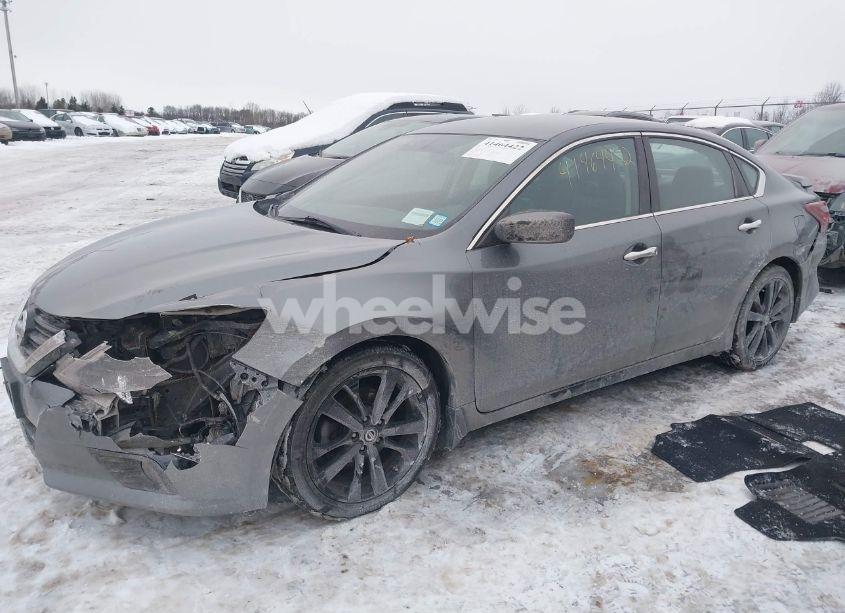 Photo 2 of 2018 Nissan Altima 2.5 SR (VIN 1N4AL3AP8JC470257)