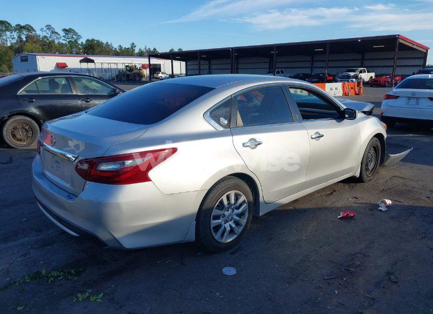 Photo 4 of 2018 Nissan Altima 2.5 S (VIN 1N4AL3AP8JC473028)