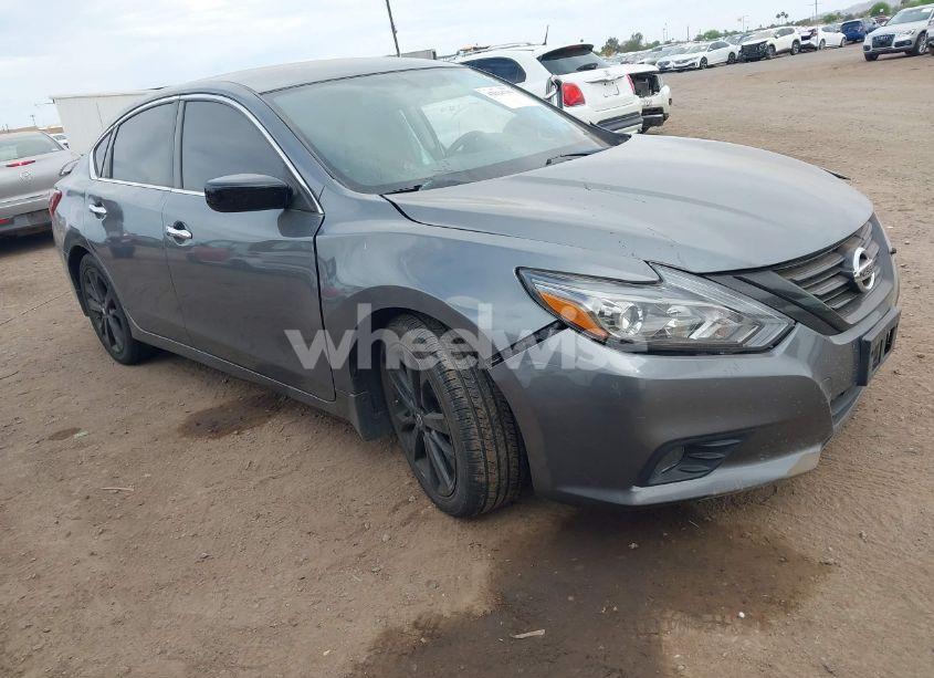 2018 Nissan Altima 2.5 SR (VIN 1N4AL3AP8JC476642) main photo