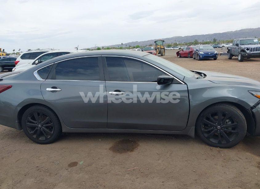 Photo 13 of 2018 Nissan Altima 2.5 SR (VIN 1N4AL3AP8JC476642)