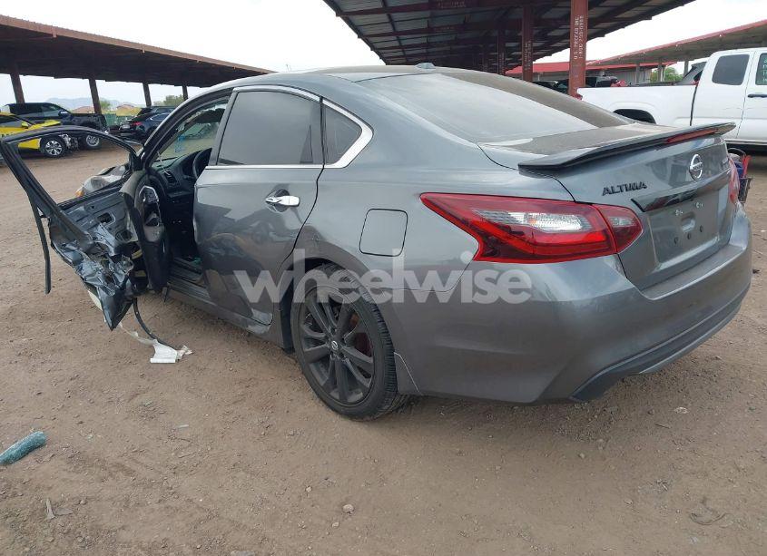 Photo 3 of 2018 Nissan Altima 2.5 SR (VIN 1N4AL3AP8JC476642)