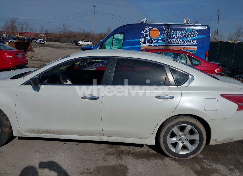 Photo 13 of 2013 Nissan Altima 2.5 (VIN 1N4AL3AP9DC126649)