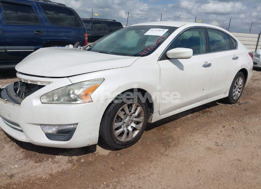 Photo 2 of 2013 Nissan Altima 2.5 S (VIN 1N4AL3AP9DC206310)