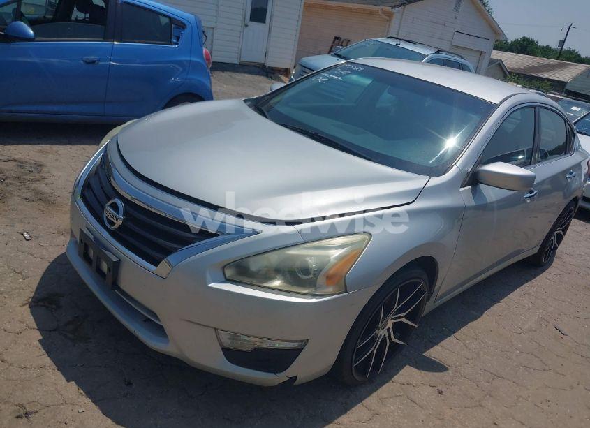 Photo 2 of 2013 Nissan Altima 2.5 S (VIN 1N4AL3AP9DC271626)