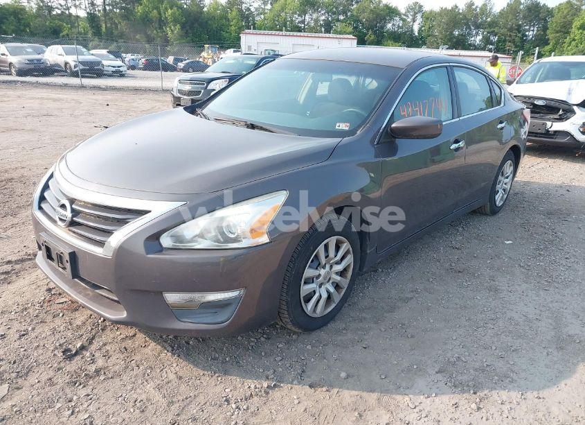 Photo 2 of 2013 Nissan Altima 2.5 S (VIN 1N4AL3AP9DC295781)