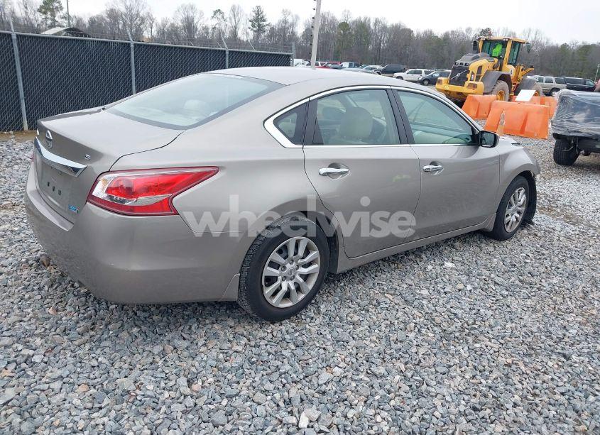 Photo 4 of 2013 Nissan Altima 2.5 S (VIN 1N4AL3AP9DC903007)