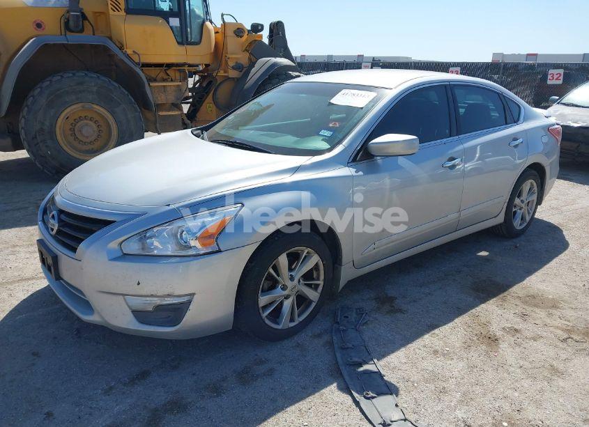 Photo 2 of 2013 Nissan Altima 2.5 SV (VIN 1N4AL3AP9DC920938)