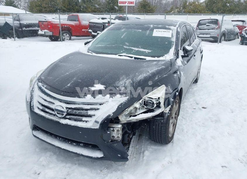 Photo 2 of 2013 Nissan Altima 2.5 SV (VIN 1N4AL3AP9DN443626)