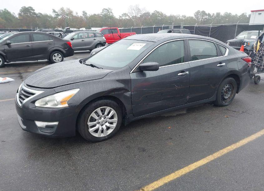 Photo 2 of 2013 Nissan Altima 2.5 S (VIN 1N4AL3AP9DN444100)