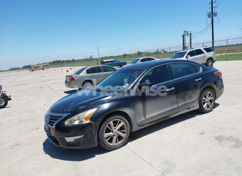 Photo 2 of 2013 Nissan Altima 2.5 SV (VIN 1N4AL3AP9DN446820)