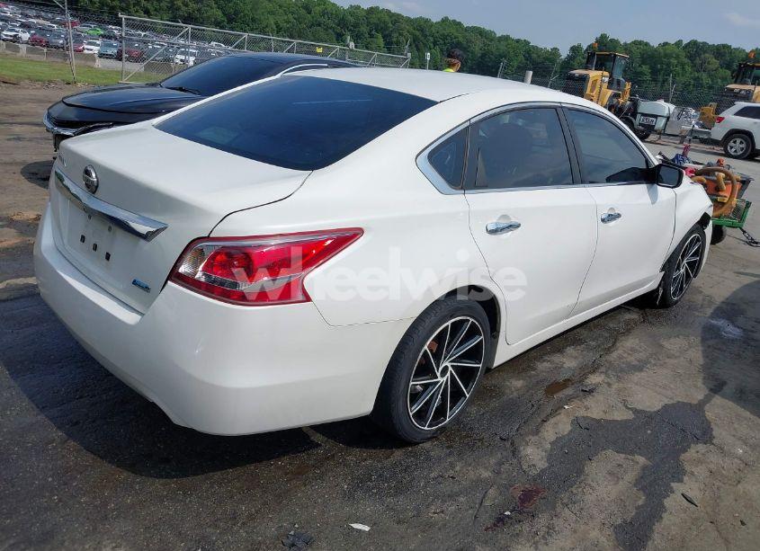 Photo 4 of 2013 Nissan Altima 2.5 (VIN 1N4AL3AP9DN459244)