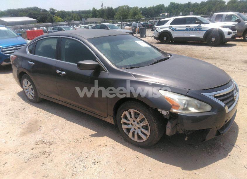 2013 Nissan Altima 2.5 S (VIN 1N4AL3AP9DN460135) main photo