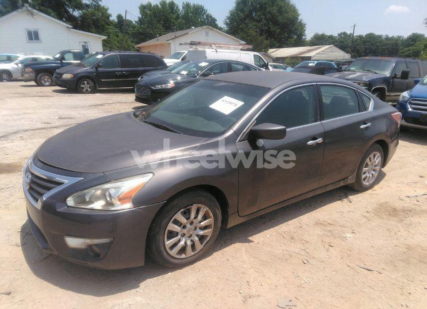 Photo 2 of 2013 Nissan Altima 2.5 S (VIN 1N4AL3AP9DN460135)