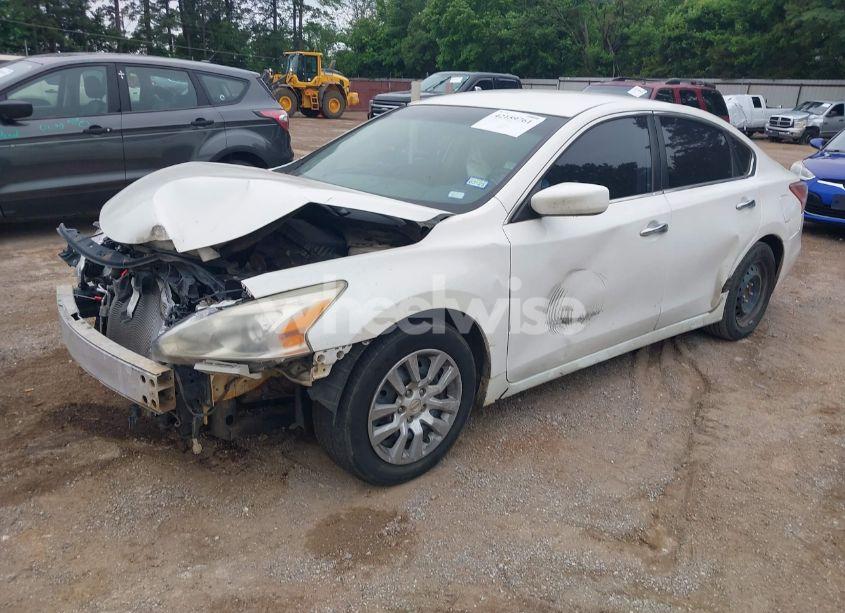 Photo 2 of 2013 Nissan Altima 2.5 S (VIN 1N4AL3AP9DN514226)