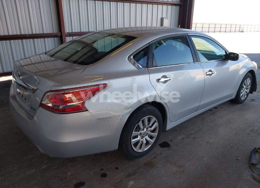 Photo 4 of 2013 Nissan Altima 2.5 S (VIN 1N4AL3AP9DN525386)