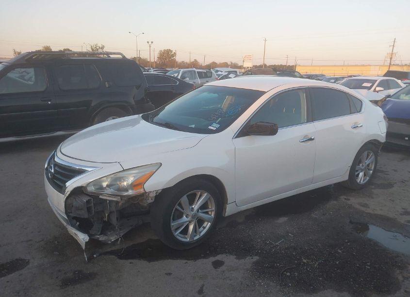 Photo 2 of 2013 Nissan Altima 2.5 SV (VIN 1N4AL3AP9DN525646)