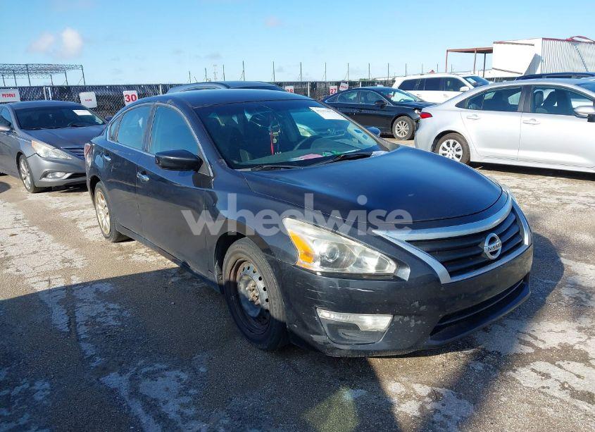 2013 Nissan Altima 2.5 S (VIN 1N4AL3AP9DN545010) main photo