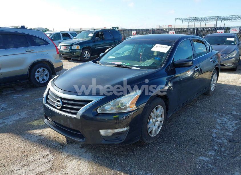 Photo 2 of 2013 Nissan Altima 2.5 S (VIN 1N4AL3AP9DN545010)