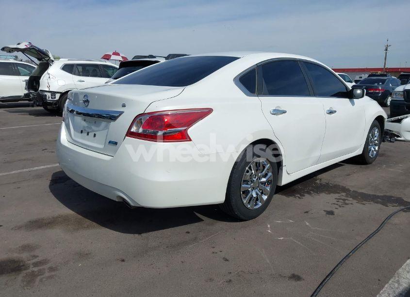 Photo 4 of 2013 Nissan Altima 2.5 S (VIN 1N4AL3AP9DN547243)
