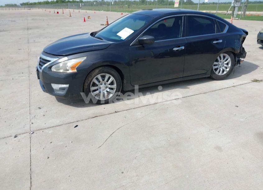 Photo 2 of 2013 Nissan Altima 2.5 S (VIN 1N4AL3AP9DN551812)