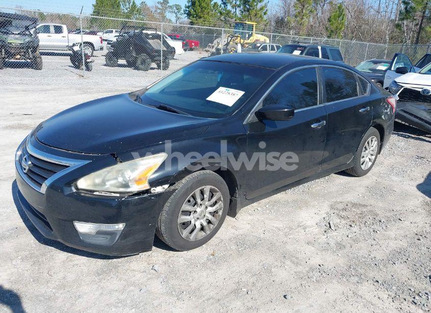 Photo 2 of 2013 Nissan Altima 2.5 S (VIN 1N4AL3AP9DN565144)